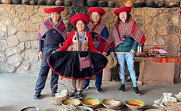 Vestimenta tradicional andina en Cusco, Perú: demostración cultural y textiles