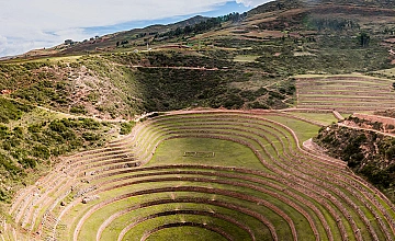 Moray, Cusco: vista panoramica de terrazas concentricas incas en el Valle Sagrado