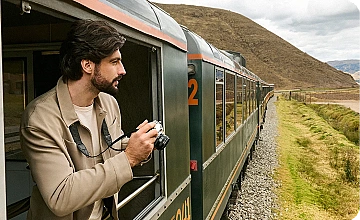 Viaje en tren Inca Rail rumbo a Machu Picchu desde el Valle Sagrado, experiencia panoramica